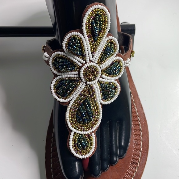 Beautiful Masai Slippers - Picture 3 of 4